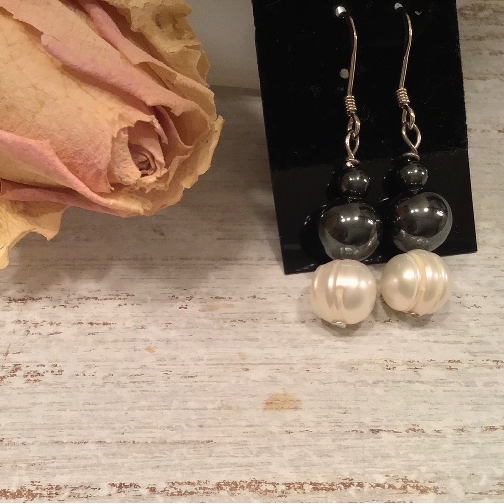 ⚜️[2/$38.00]⚜️ Pearl Earrings